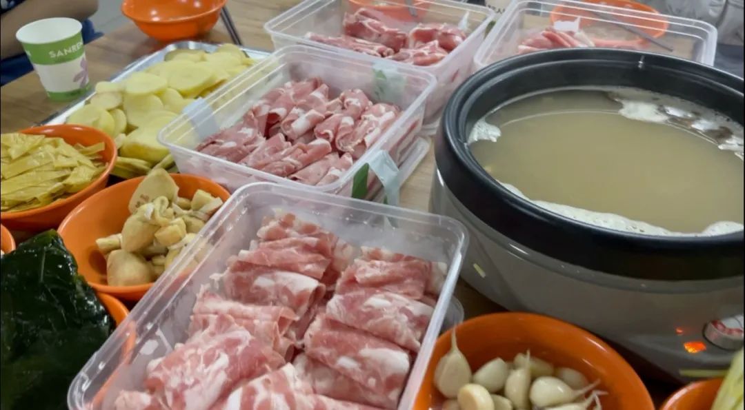 济南三人行画室火锅美食节